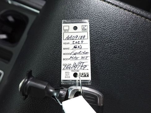 Used 2024 Ford Expedition Max XLT image 33