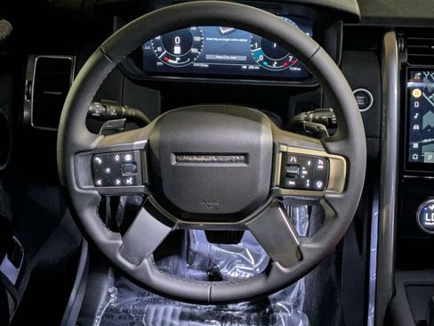 New 2026 Land Rover Discovery S AWD/4WD image 17