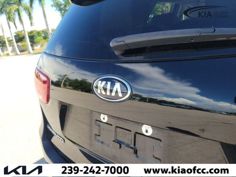 Used 2019 Kia Sorento FWD image 11