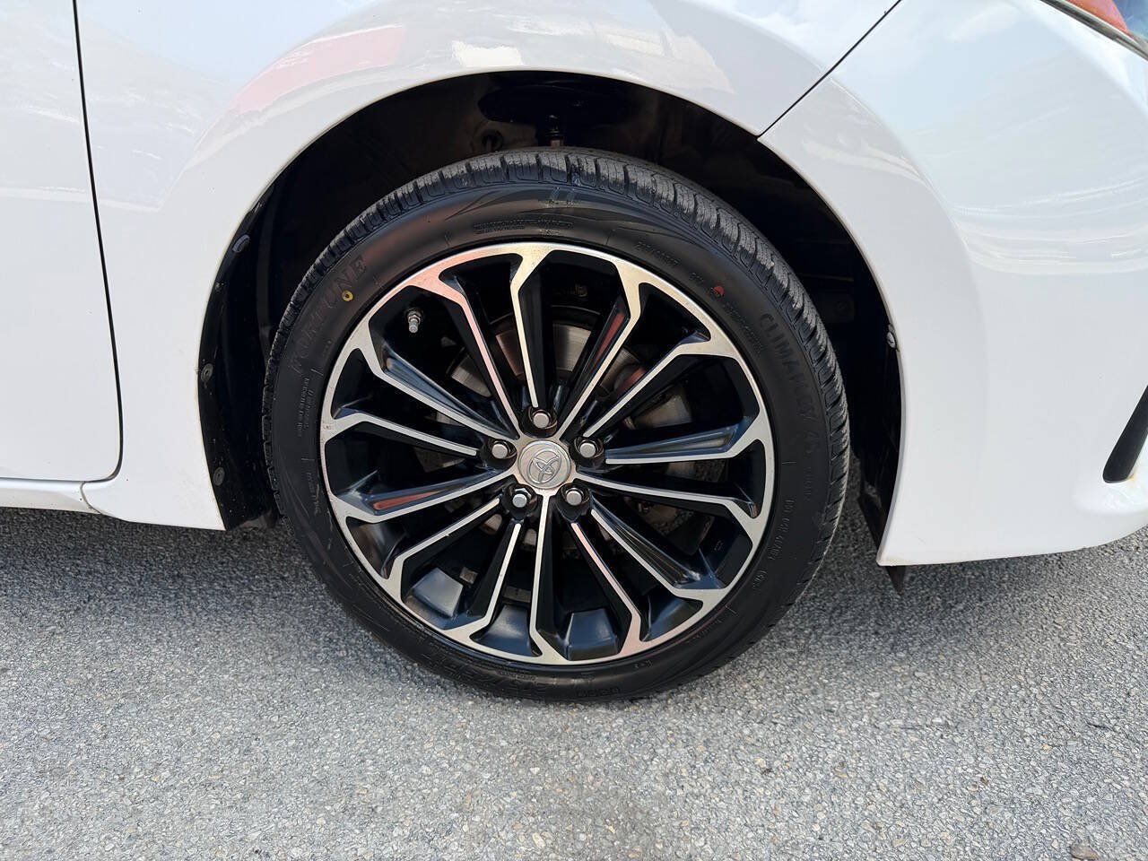 Used 2015 Toyota Corolla S FWD image 30