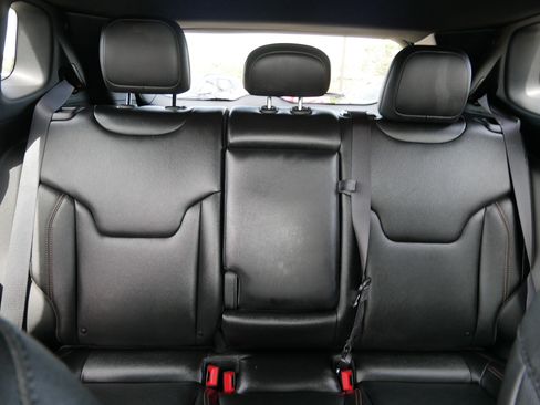 Used 2023 Jeep Compass Latitude AWD/4WD image 13