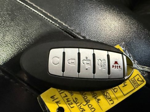 Used 2020 Nissan Rogue SV image 16