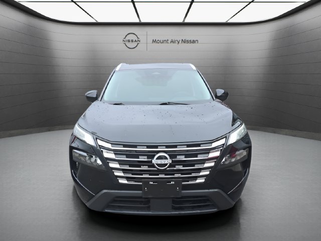 Certified 2025 Nissan Rogue SV w/ SV Premium Package FWD image 1