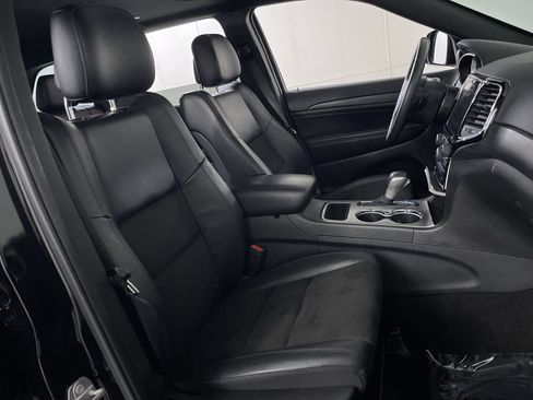 Used 2019 Jeep Grand Cherokee Altitude AWD/4WD image 25