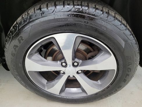 Used 2020 Jeep Cherokee Limited w/ Technology Group image 31