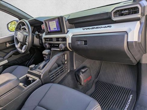 Used 2024 Toyota Tacoma TRD Off-Road image 20