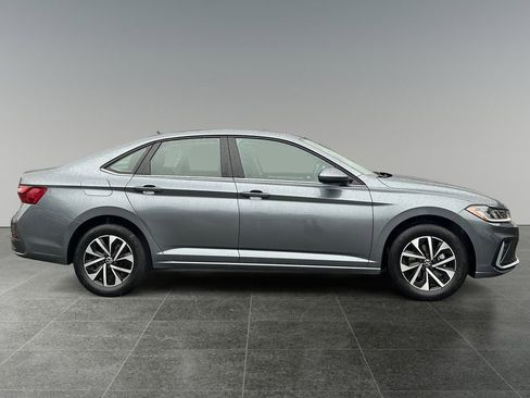 Used 2025 Volkswagen Jetta S image 8