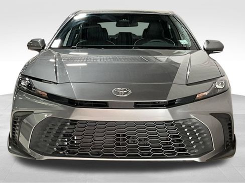 Used 2026 Toyota Camry SE FWD image 2