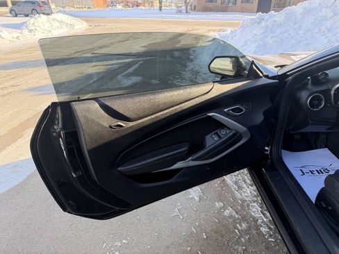 Used 2017 Chevrolet Camaro SS image 23