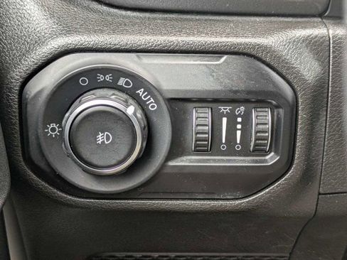 Used 2022 Jeep Wrangler Unlimited Rubicon AWD/4WD image 25