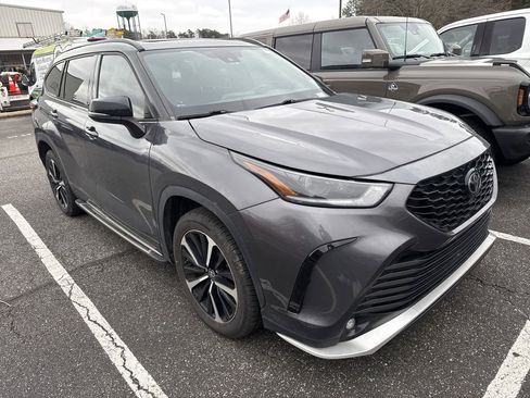 Used 2022 Toyota Highlander XSE image 22