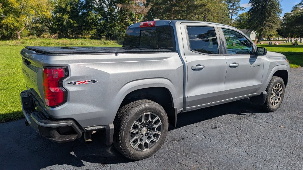 Used 2023 Chevrolet Colorado LT w/ LT Convenience Package III AWD/4WD image 5