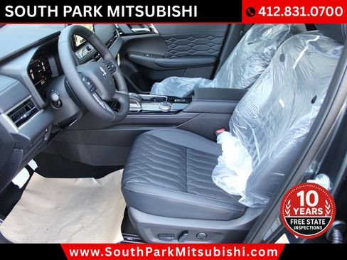 New 2025 Mitsubishi Outlander SEL image 13