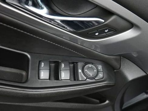Used 2023 Chevrolet Traverse LT FWD image 12
