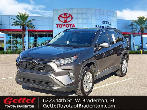 Used 2021 Toyota RAV4 XLE image 1