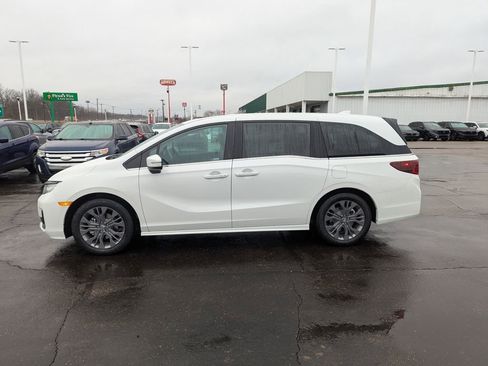 New 2026 Honda Odyssey Touring image 6