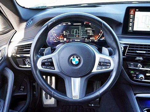 Used 2023 BMW M550i xDrive w/ Shadowloine Package AWD/4WD image 21