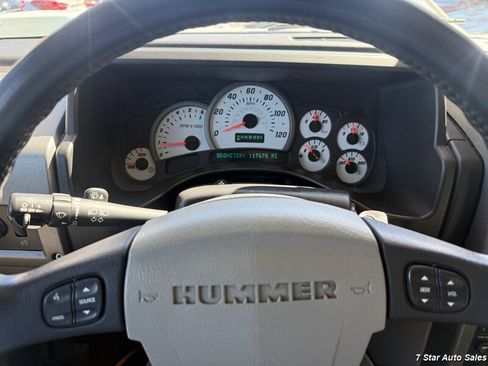 Used 2003 HUMMER H2 w/ Preferred Equipment Group AWD/4WD image 10