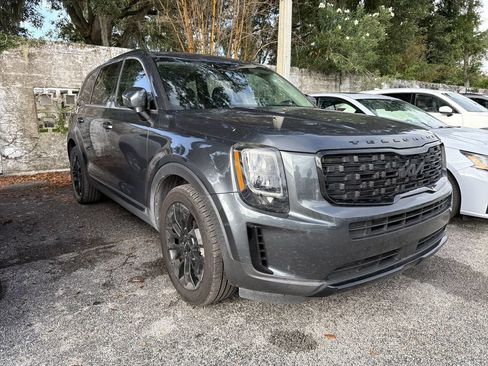 Certified 2022 Kia Telluride EX w/ EX Premium Package AWD/4WD image 2