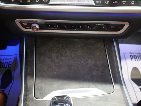 Used 2019 BMW X7 xDrive40i w/ Premium Package AWD/4WD image 43