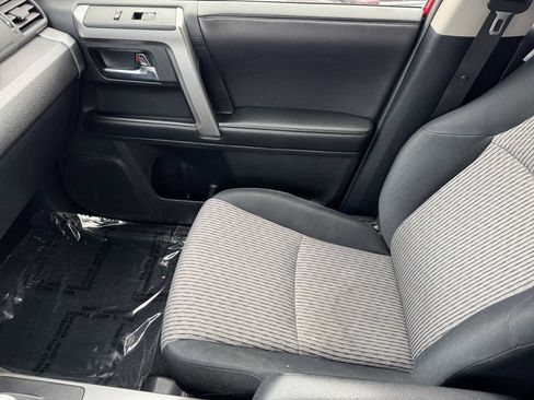 Used 2015 Toyota 4Runner SR5 AWD/4WD image 30