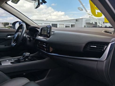 Certified 2023 Nissan Rogue SL w/ SL Premium Package image 12