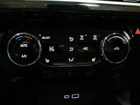 Certified 2024 Chevrolet Trax RS w/ Driver Confidence Package image 26