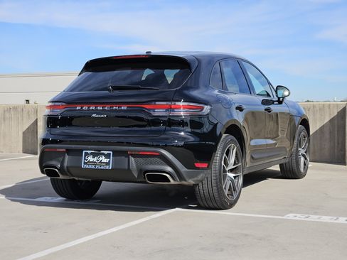 Certified 2025 Porsche Macan image 8