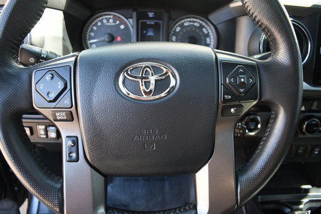Certified 2017 Toyota Tacoma TRD Off-Road w/ Premium & Technology Package AWD/4WD image 31