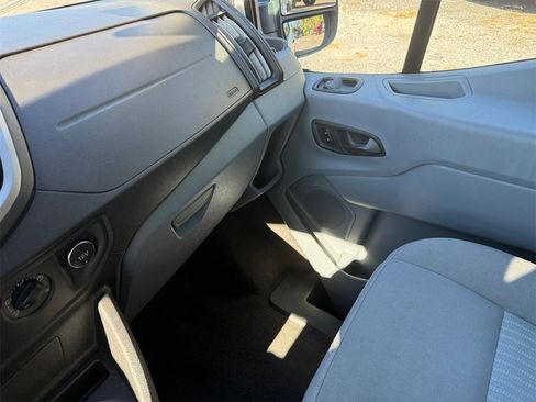 Used 2017 Ford Transit 350 XLT image 32