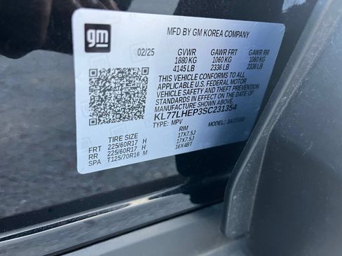 Used 2025 Chevrolet Trax LT FWD image 27