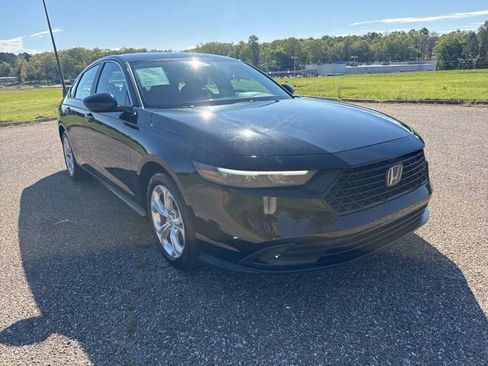 Used 2024 Honda Accord LX image 2