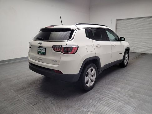Used 2018 Jeep Compass Latitude FWD image 9