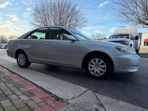 Used 2005 Toyota Camry LE image 8