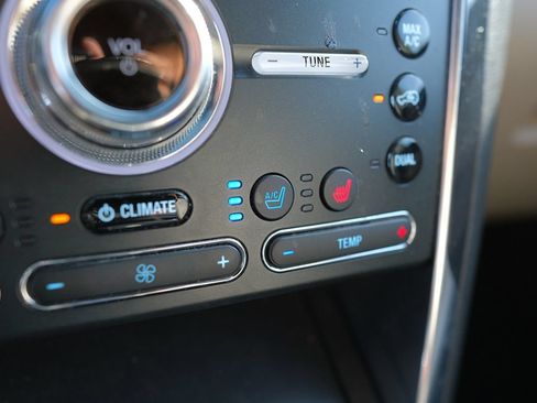 Used 2018 Ford Explorer Limited w/ Equipment Group 301A FWD image 25