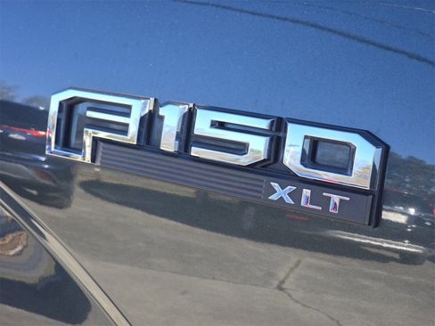 Used 2015 Ford F150 XLT w/ Equipment Group 302A Luxury image 8