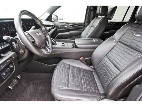 Certified 2024 Cadillac Escalade ESV V w/ LPO, Floor Liner Package AWD/4WD image 6