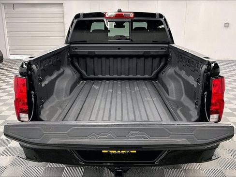 Used 2025 Chevrolet Colorado Trail Boss AWD/4WD image 32