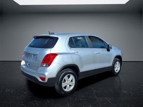 Used 2017 Chevrolet Trax LS AWD/4WD image 3