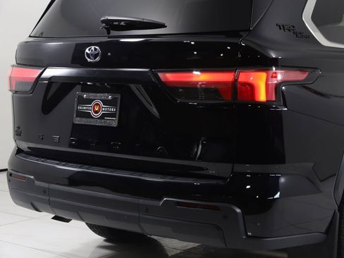 Used 2024 Toyota Sequoia Limited image 59