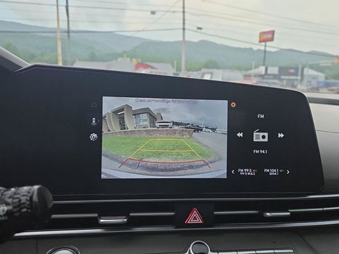 Used 2024 Hyundai Elantra SEL FWD image 27