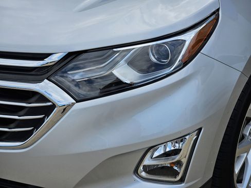 Used 2020 Chevrolet Equinox Premier FWD image 10