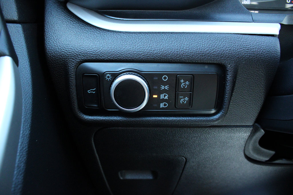 Used 2024 Ford Explorer XLT AWD/4WD image 34