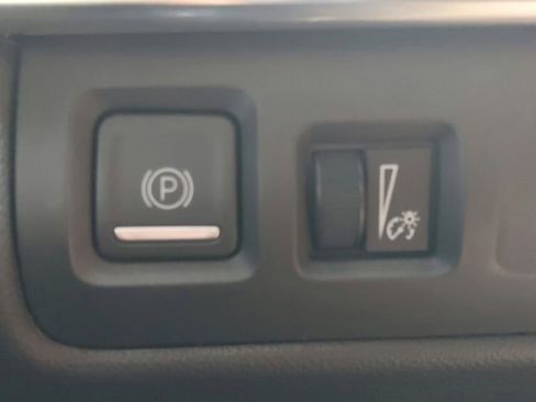 Used 2023 Cadillac XT4 Premium Luxury image 28