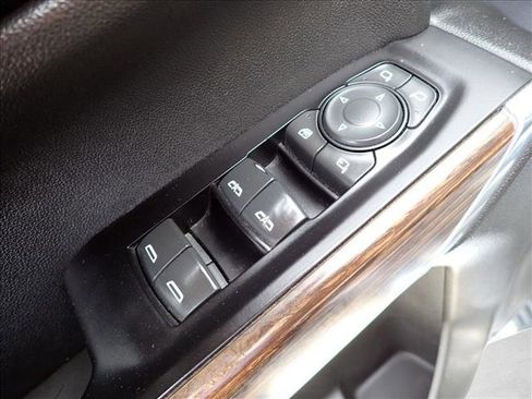 Used 2019 Chevrolet Silverado 1500 High Country w/ Technology Package image 17