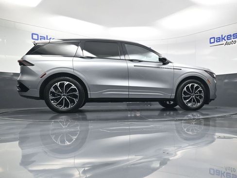 Used 2024 Lincoln Nautilus Reserve image 44