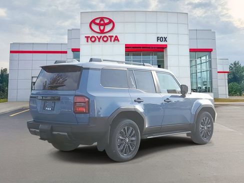 Used 2025 Toyota Land Cruiser image 4