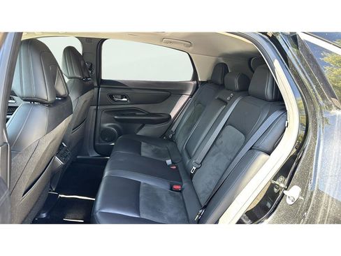 Used 2024 Nissan Ariya FWD image 12
