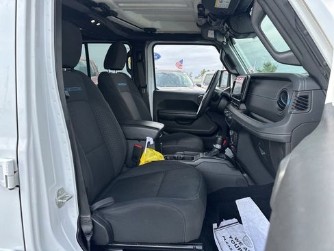 Used 2024 Jeep Wrangler Unlimited Rubicon 4xe image 28
