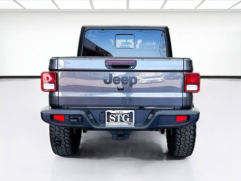 Used 2023 Jeep Gladiator Sport AWD/4WD image 5